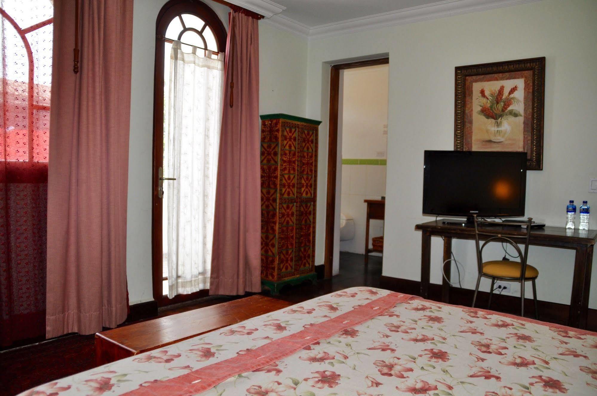 Boutique Hotel Casa Foch Quito Extérieur photo
