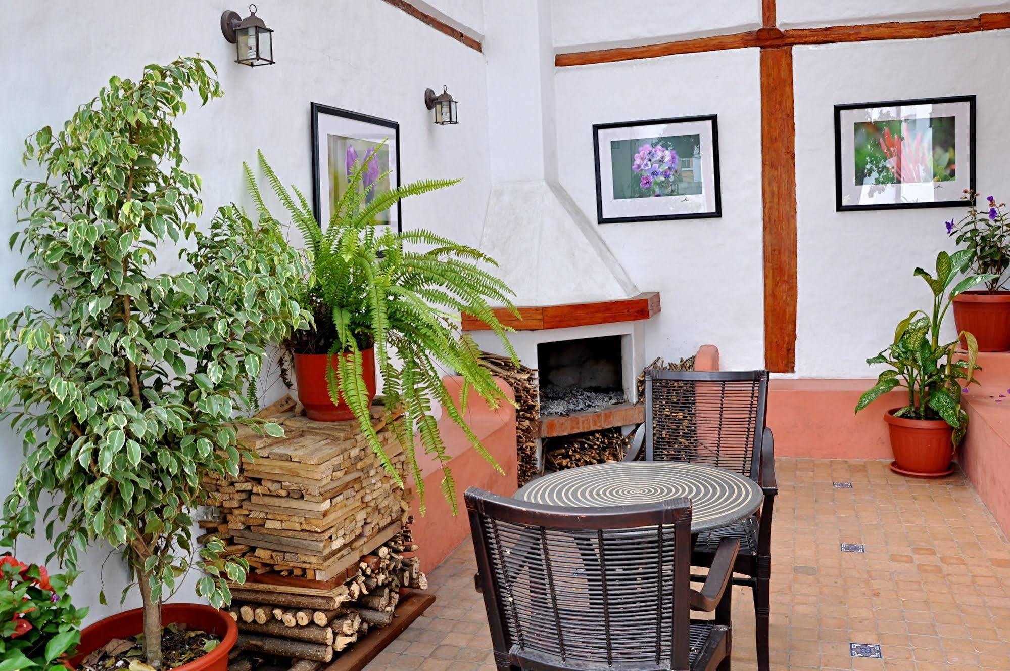 Boutique Hotel Casa Foch Quito Extérieur photo