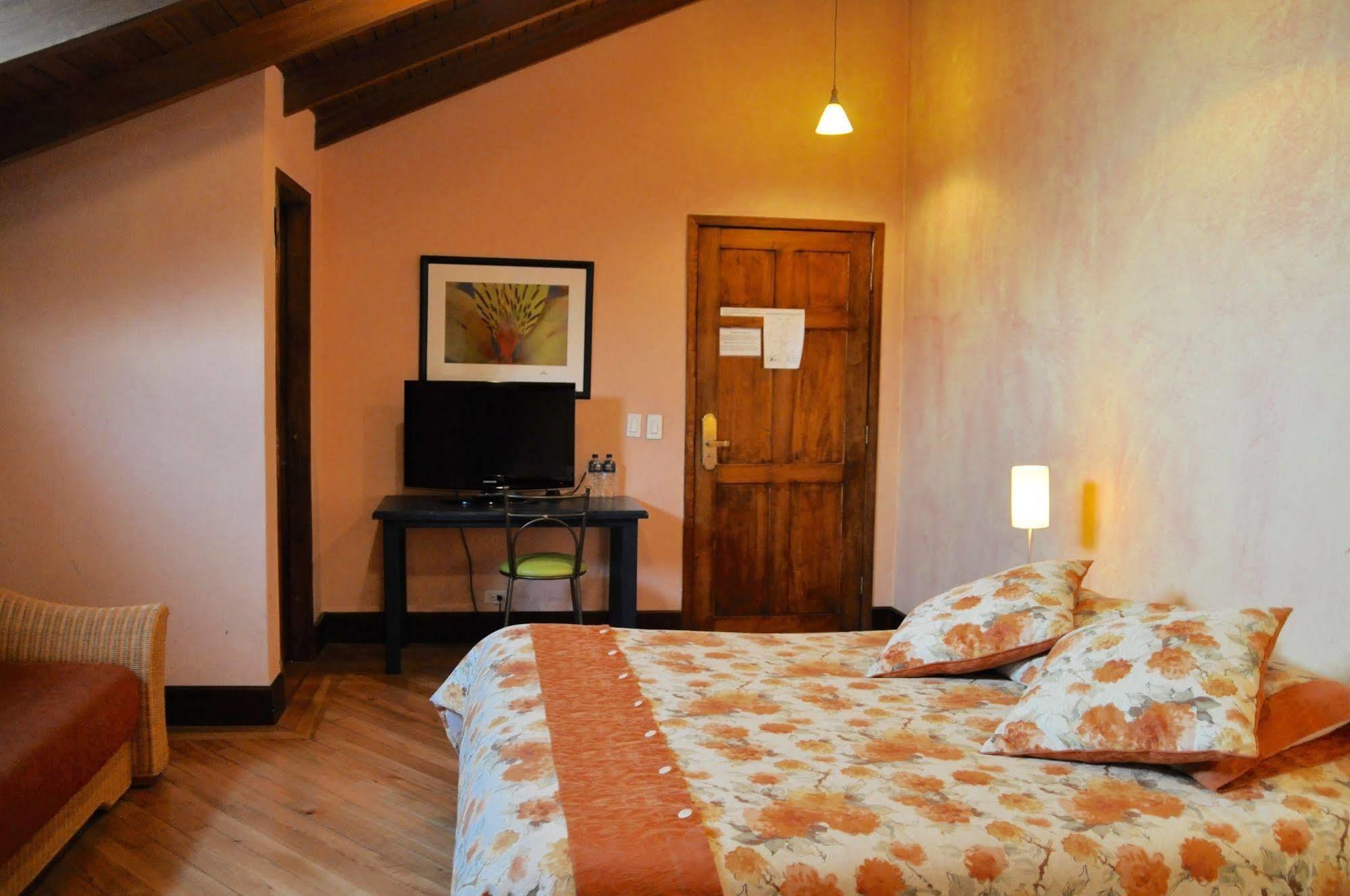 Boutique Hotel Casa Foch Quito Extérieur photo